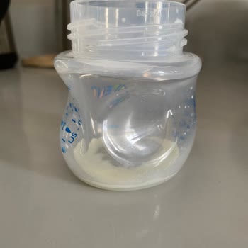 Philips Avent Elektronik Süt Sağma Pompamın Biberon Kısmı Eridi