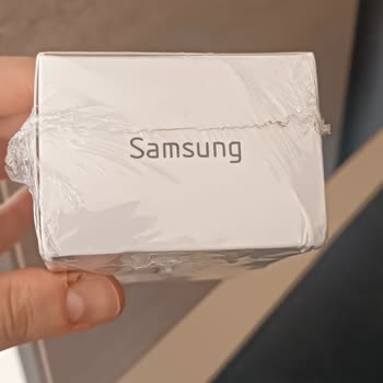 Hepsiburada Açılmış Tekrar Çakmak İle Paketlenmiş Telefon Kutusu