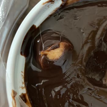 A101 Hanımdan Profiterol'ün İçinden Beyaz Kıl Çıktı