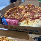 Domino's Ta Yanlış Malzemeyle Gelen Yanık Pizzalar