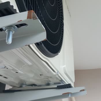 Ilgısız Bosch- Ezik Kumanda Ve Paslı Ayaklar- Arayan Soran Çözen Yok