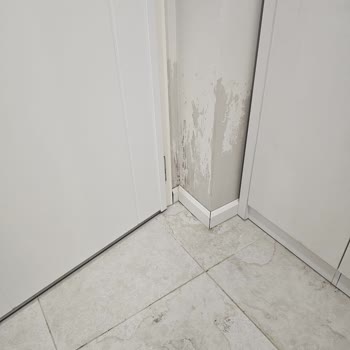 Sur Yapı Antalya F Parsel Duvarların Su Alma Sorunu