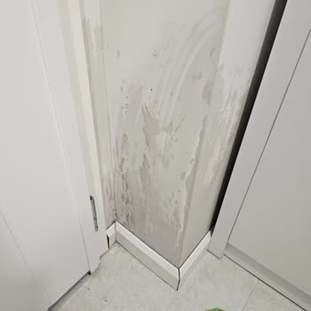 Sur Yapı Antalya F Parsel Duvarların Su Alma Sorunu