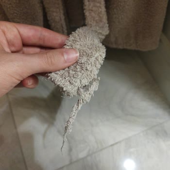 Karaca Home Bornozlarının İpleri Sökülüyor