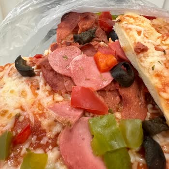 BİM'den Alınan 4 Lü Pizza