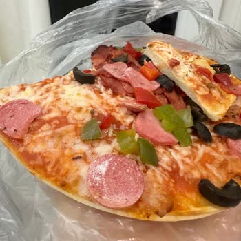 BİM'den Alınan 4 Lü Pizza