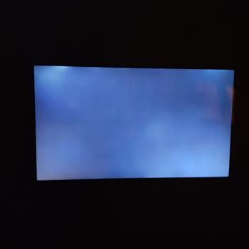 Vestel UA9090 Bulutlanma, Ölü Pixel Ve Işık Süzmesi