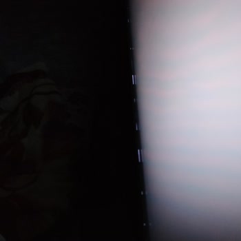 Vestel UA9090 Bulutlanma, Ölü Pixel Ve Işık Süzmesi