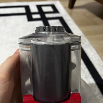 Dyson V12 Hazne Ağzı Tam Sıkışmıyor