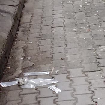 Of Belediyesi İrfanlı Mahallesi'nde Sürekli Gözden Kaçan Çöp Sorunu