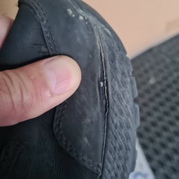 Investigating Merrell Shoe Quality After Metro Market Purchase