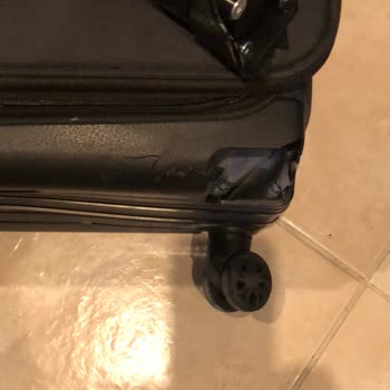 A101 3'lü Hybrid Pp Valiz Seti - Tekerleği Kırıldı