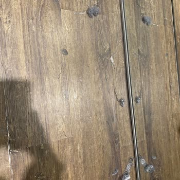 Koton Çok Pis Ve Kabin Kapıları Kilitlenmiyor