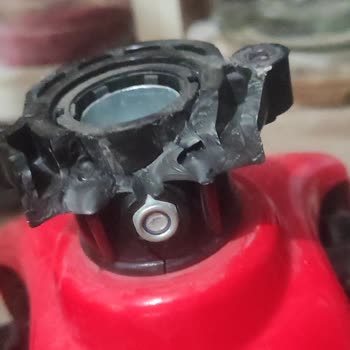 Pilsan Markası Scooter Katlanan Kısmı Kırıldı