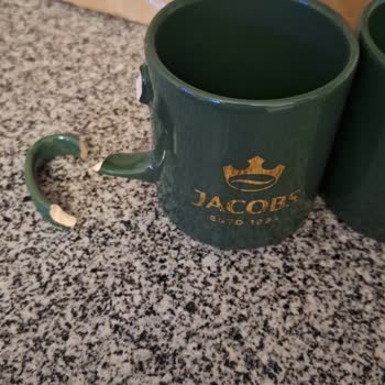 Jacobs Kahve Fincanı Kırık Çıktı