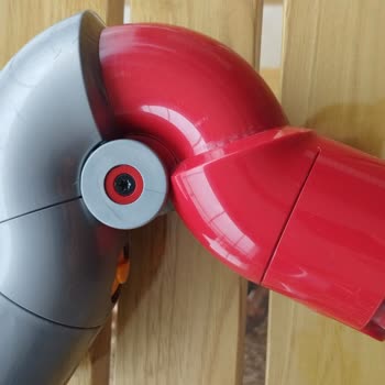 Dyson V15 Kablosuz Süpürge Mobilya Altı Ürünü İşlevsiz Hale Geldi!