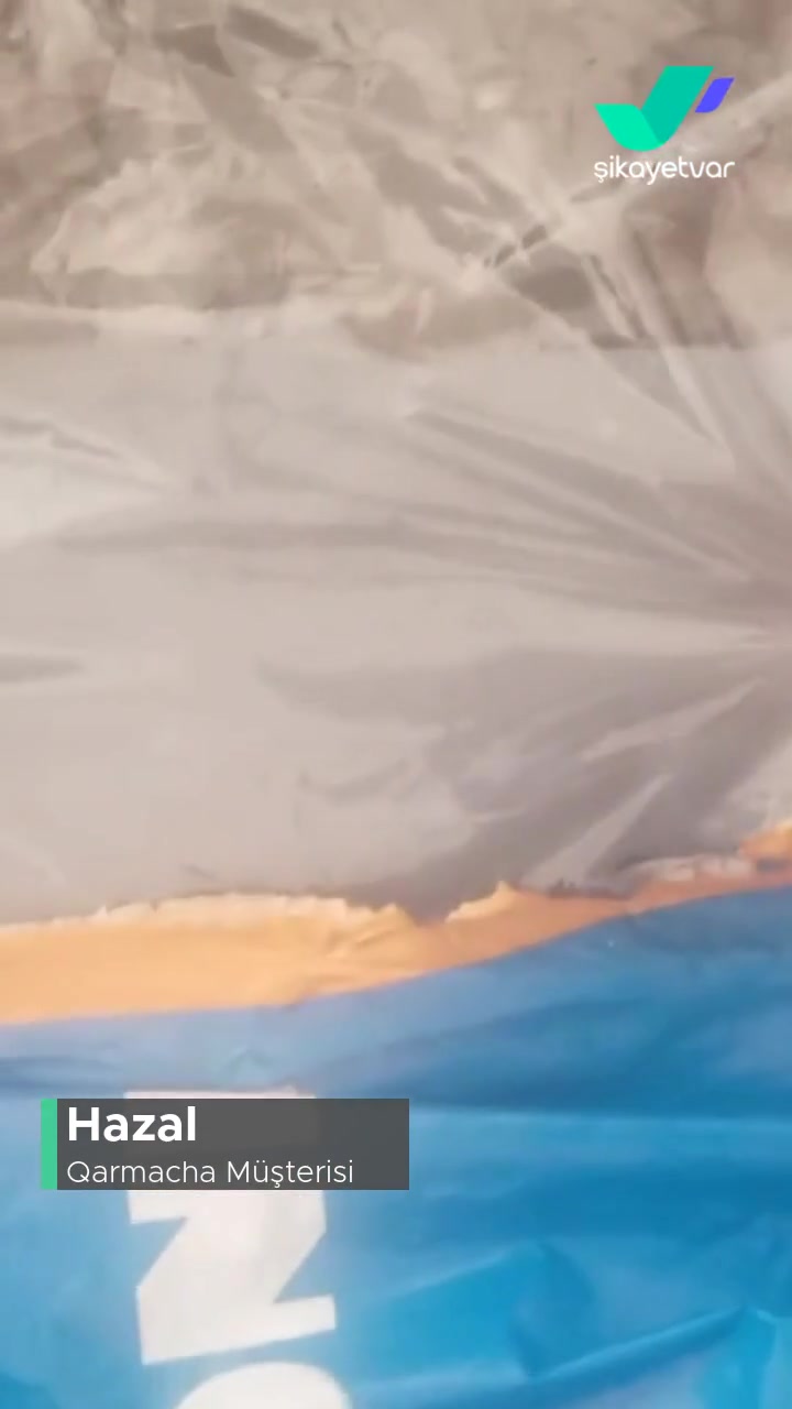 Qarmacha Yanlış Renk Elbise videonun kapak resmi