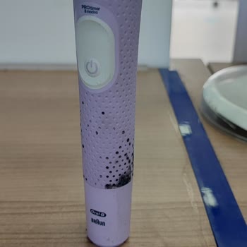 ORAL-B Şarjlı Diş Fırçası Lekeler Hk