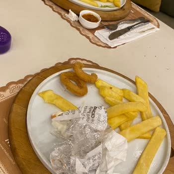 Mado Görsele Uymayan Hamburger Boşa Giden Para