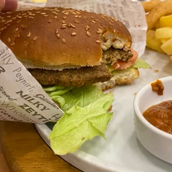 Mado Görsele Uymayan Hamburger Boşa Giden Para