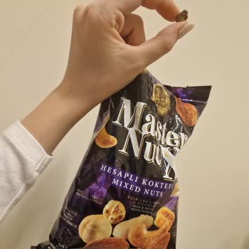 Migros Master Nut Çerezden Taş Çıktı!