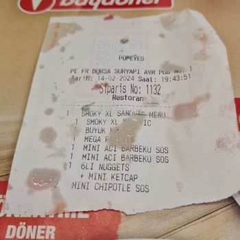 Popeyes'te Yanlış Sipariş Teslim Edilmesi Ve Ekstra Ürün Satılması