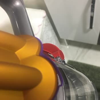 Dyson V12 Başlığında Soyulmalar Oldu