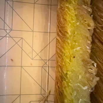 Kaymaklava Tatsız Hamur Şeklinde Kadayıf