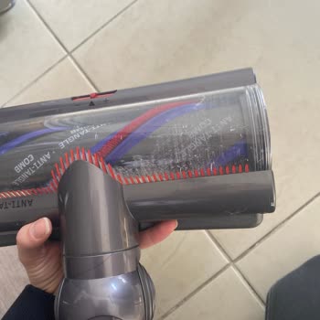 Dyson Başlığım Servisten Çizik İçerisinde Geldi.