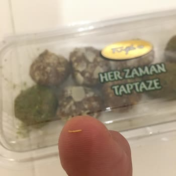 Tuğba Kuruyemiş Üründen Kıymık Çıktı