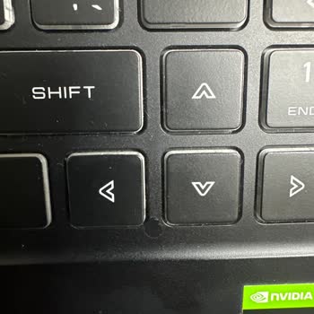 Monster Laptop Klavye Ve Gövde Soyulmaları