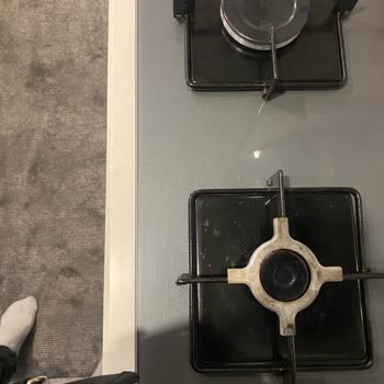 Bosch Marka Set Üstü Ocak Taşında Lekelenmeler Ortaya Çıktı