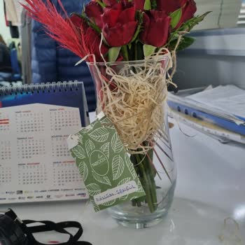 Taze Çiçek (tazecicek.com) 14 Şubat Hayal Kırıklığı: Çürük Çiçekler Ve İlgisiz Servis