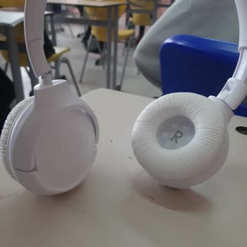 JBL Tune 510BT Oynar Başlıklı Kısmı Kırıldı