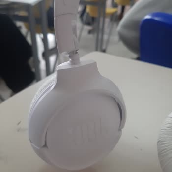 JBL Tune 510BT Oynar Başlıklı Kısmı Kırıldı