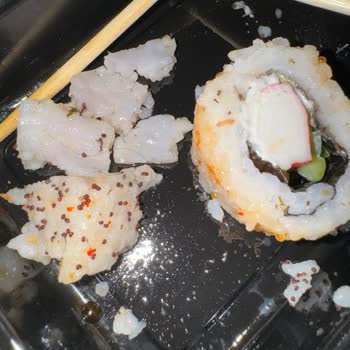 Dardanel Sushida Dan Kıl Cıktı