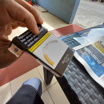 Philip Morris Sigara Paketi Yırtılıyor