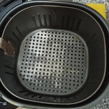 Kumtel Airfryer Pişirme Haznesi Boya Soyuldu