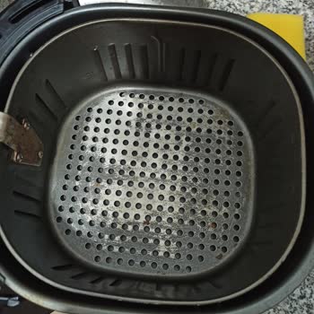 Kumtel Airfryer Pişirme Haznesi Boya Soyuldu