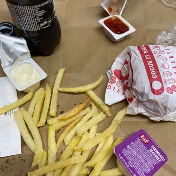 Saloon Burger Yanlış Ürün Göndermeleri