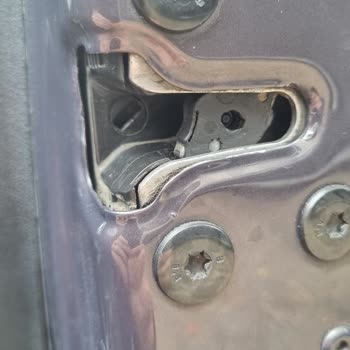 Renault Fluence Kapı Kilit Mekanizması Kapalı Kalma Sorunu