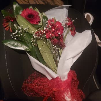 Ciceksepeti.net Aldığım Ürünü Hem Saatinde Teslim Etmedi, Hem De Farklı Ürün Gönderdi