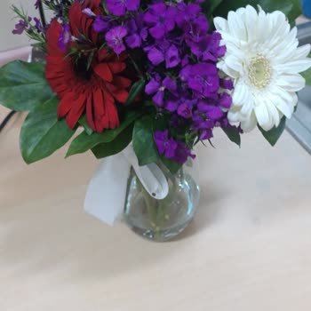 Çiçek Market Firması Mağduriyeti Hizmet Ve Çiçekleri Çok Kötü