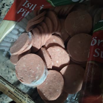 BİM Tombik Sucuk Küflü