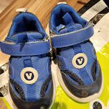 Kinderschuhe von Vicco sind nach 3 Monaten beschädigt