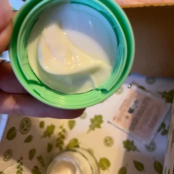 Yves Rocher Kötü Paketleme İle Kırık Ürünler Gönderiyor