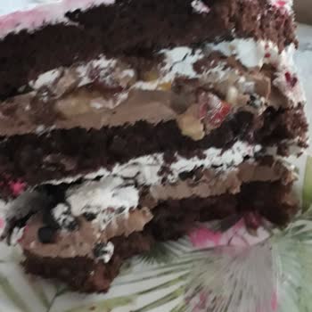 Şeker Ahmet Pastane & Cafe Pasta Bayat Ve Ağızda Acı Tat Bırakıyor Boya Elinden Çıkmıyor