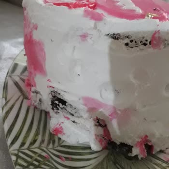 Şeker Ahmet Pastane & Cafe Pasta Bayat Ve Ağızda Acı Tat Bırakıyor Boya Elinden Çıkmıyor