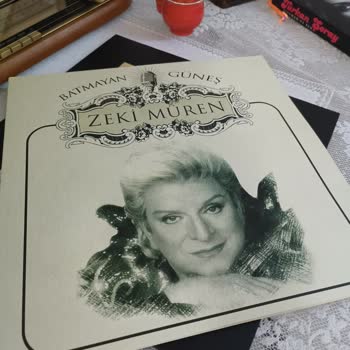 D&R Bozuk Plak Satıp Değişim Yapmıyor.