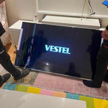Vestel QLED Kırık Ekran